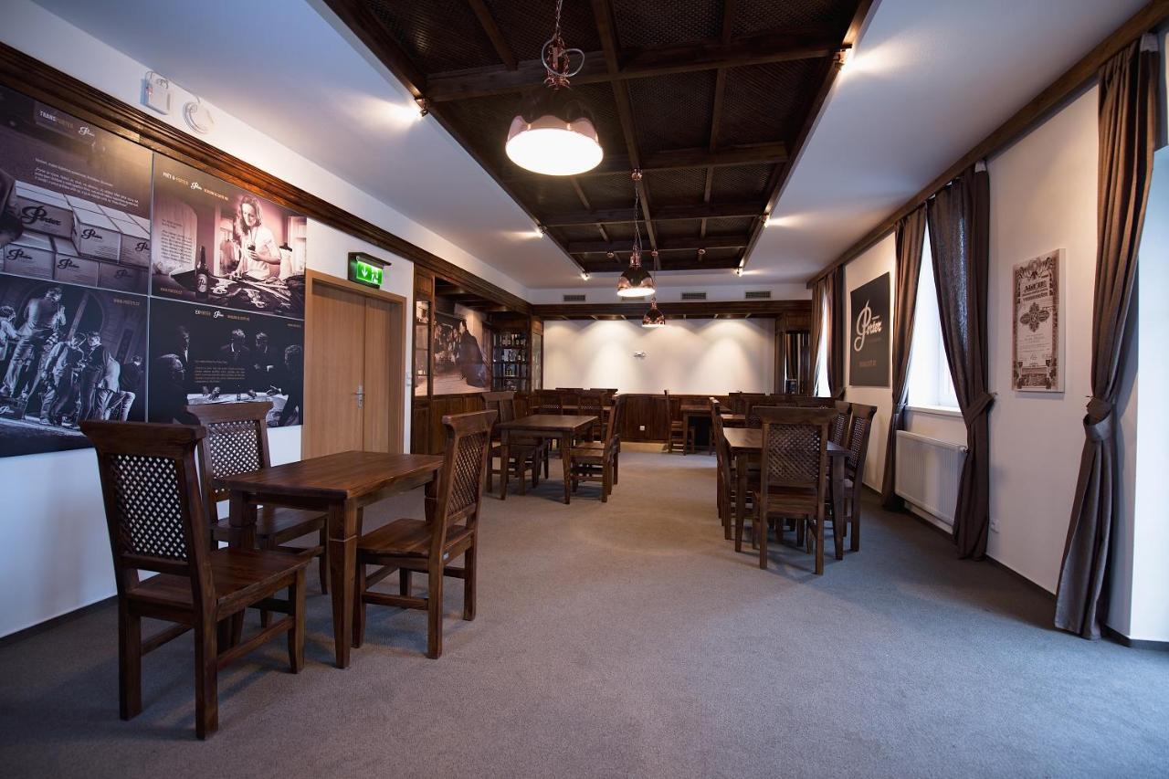 Hotel Slavia Svitavy Bagian luar foto