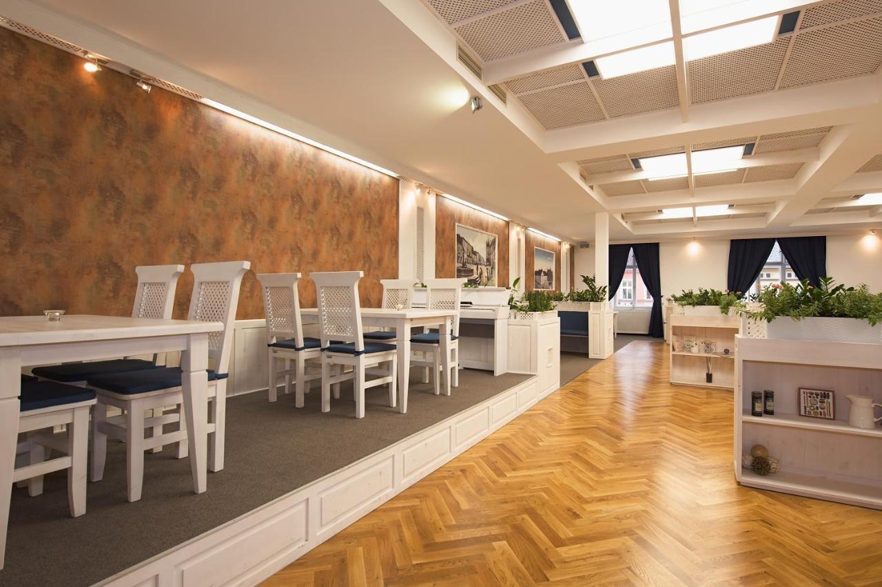 Hotel Slavia Svitavy Bagian luar foto