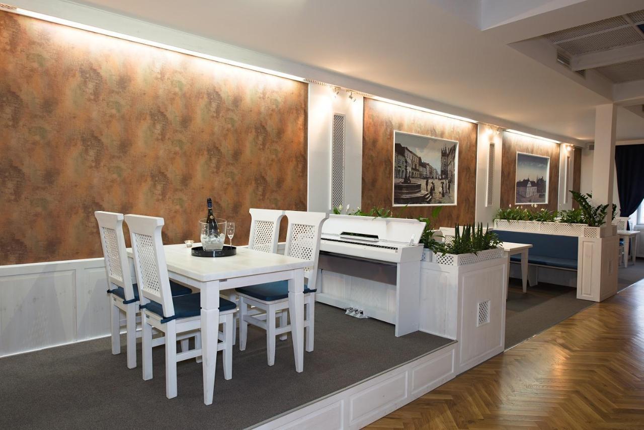 Hotel Slavia Svitavy Bagian luar foto