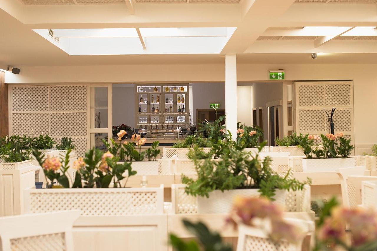 Hotel Slavia Svitavy Bagian luar foto