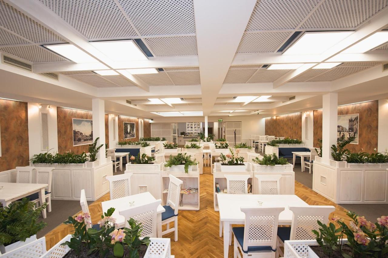 Hotel Slavia Svitavy Bagian luar foto